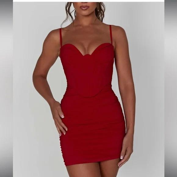 Chic Backless Red Dress - Picture 4 of 6